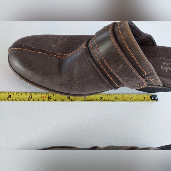 SOLD Clarks Bendables Clogs Sz 8M 34963 Leather 2.75" Heel Split Toe Mules Shoes - Picture 4 of 15